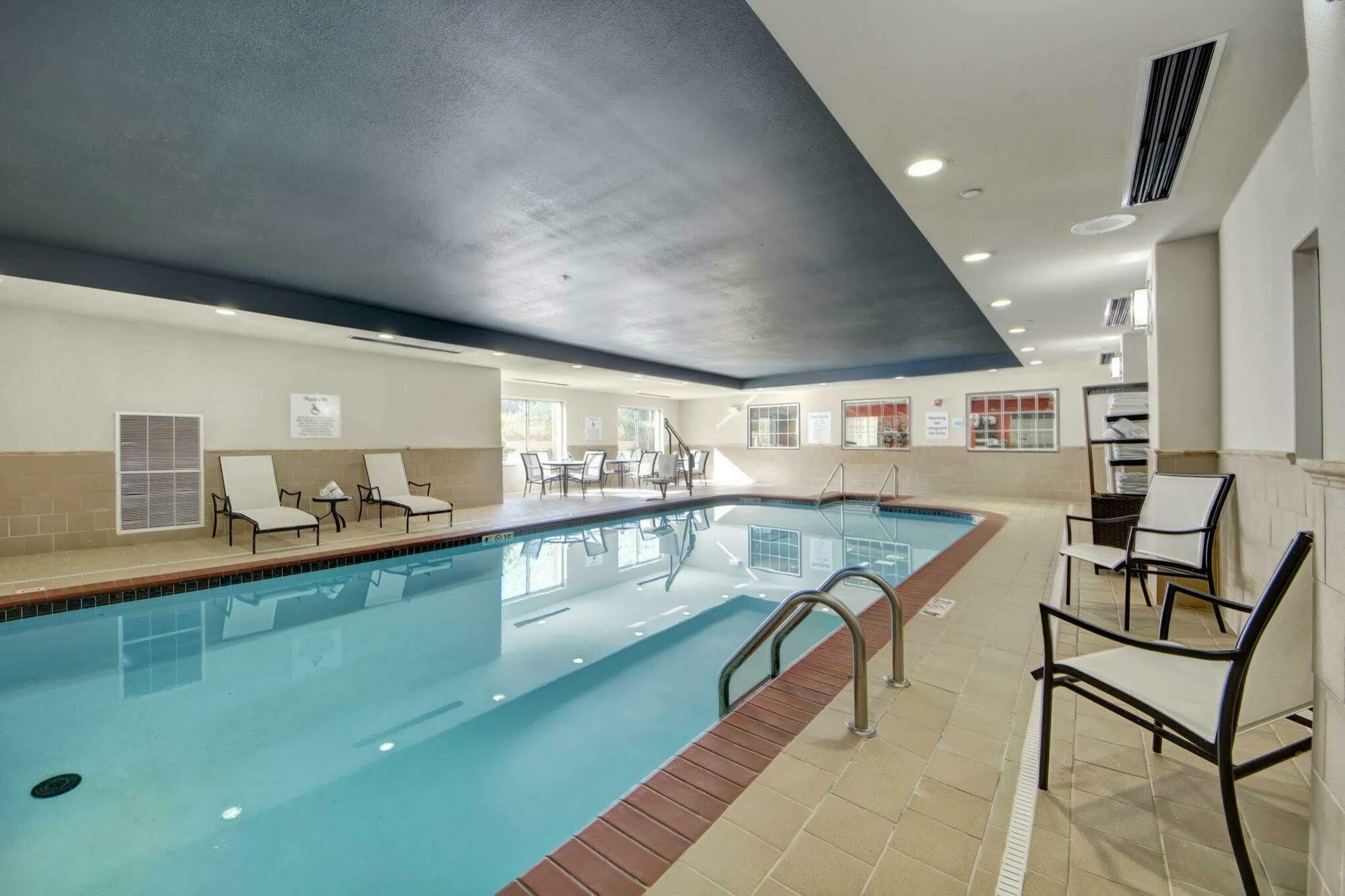 Holiday Inn Express And Suites Oklahoma City North By Ihg Exterior photo